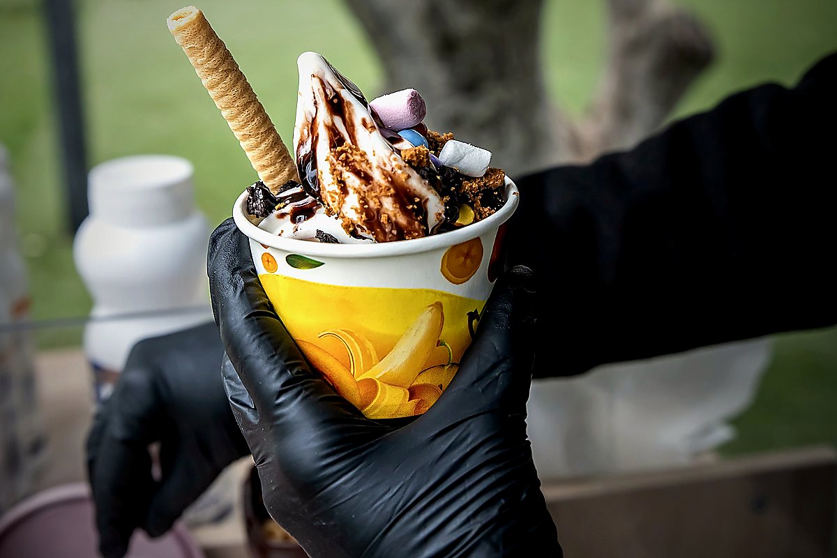 Helado soft preparado para una recena de evento